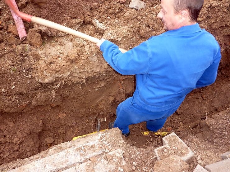 Gas str&ouml;mte aus