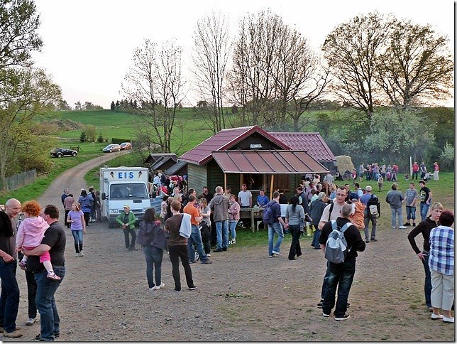 Osterfeuer in Herreden