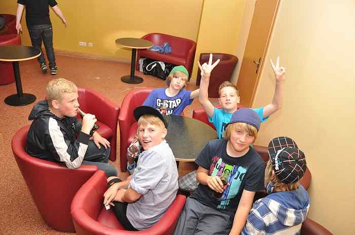 Coole Junge Party im Klubhaus