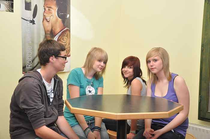 Coole Junge Party im Klubhaus