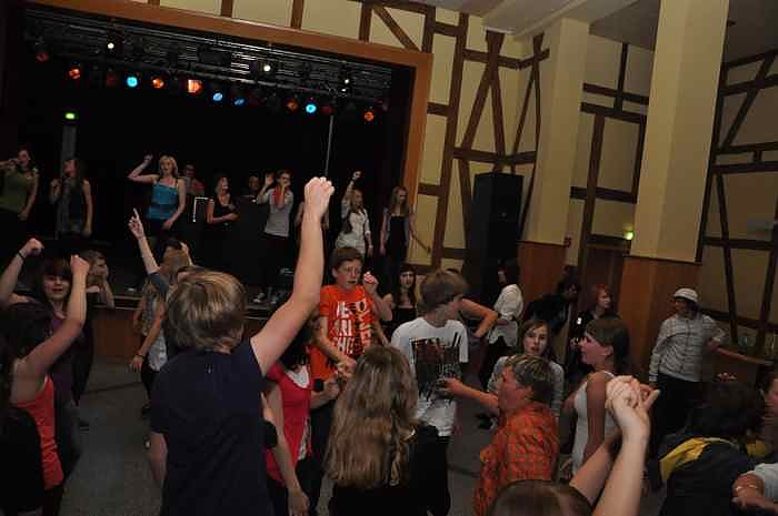 Coole Junge Party im Klubhaus