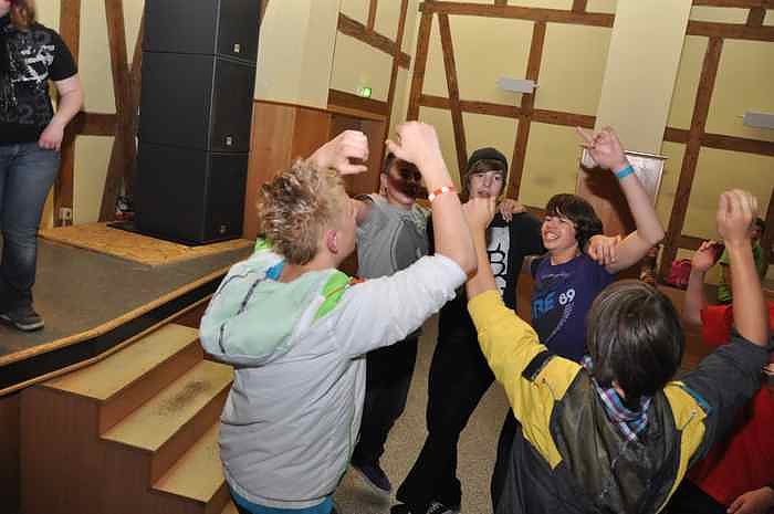 Coole Junge Party im Klubhaus