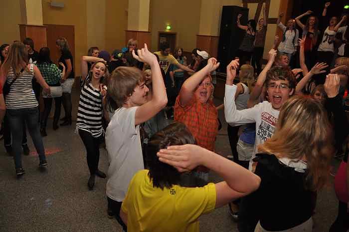 Coole Junge Party im Klubhaus