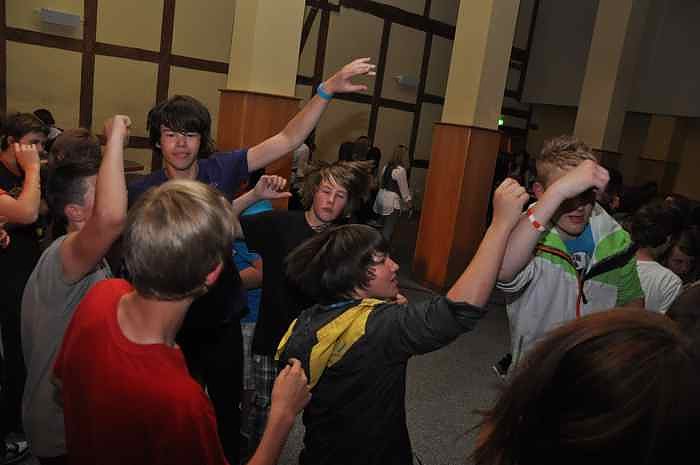 Coole Junge Party im Klubhaus