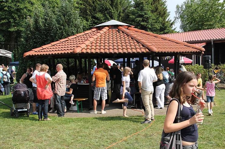 Buntes Treiben bei den Falken