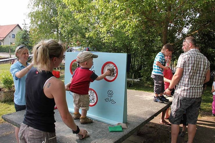 Buntes Treiben bei den Falken