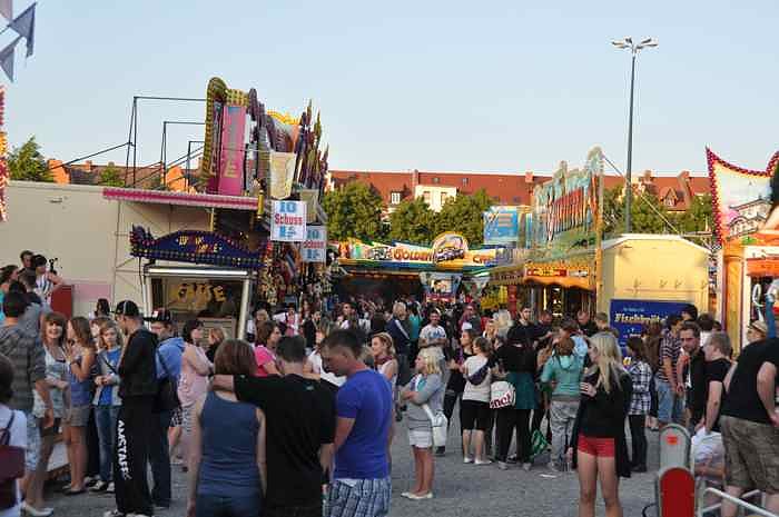 Frauen-Nacht auf den Jahrmarkt