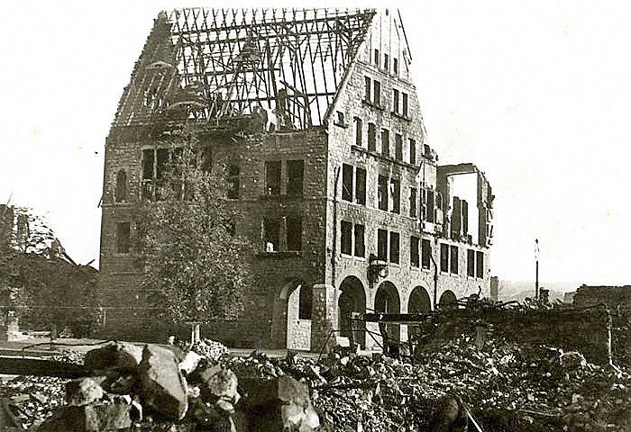 Nordhausen nach der Zerst&ouml;rung: Stadthaus - vom heutigen Herfag-Geb&auml;ude her