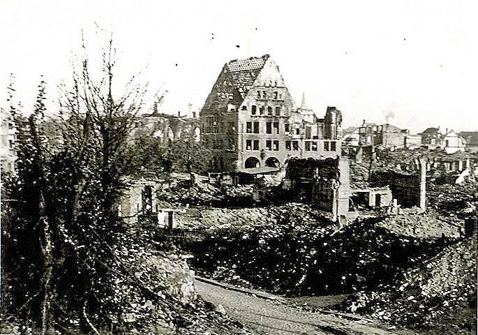 Nordhausen nach der Zerst&ouml;rung: Stadthaus