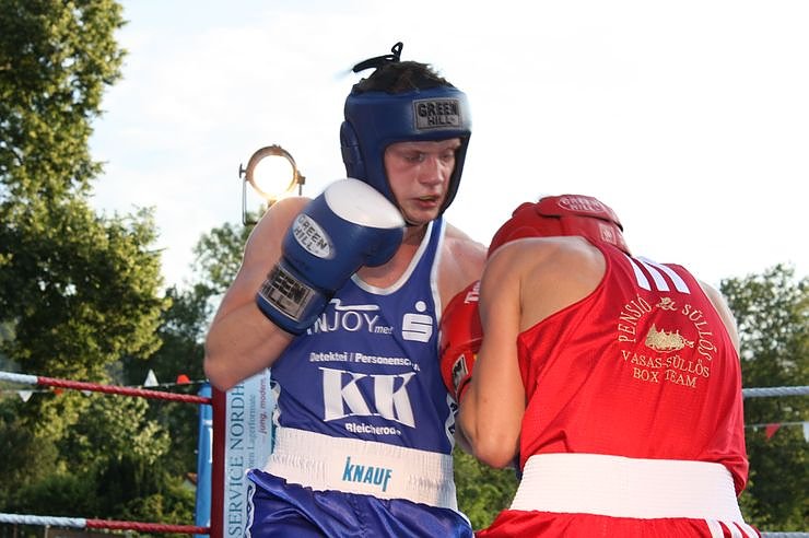 Freundschaftlicher Vergleich