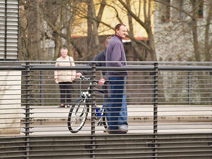 Feuerwehr und Polizei suchen nach Vermisster