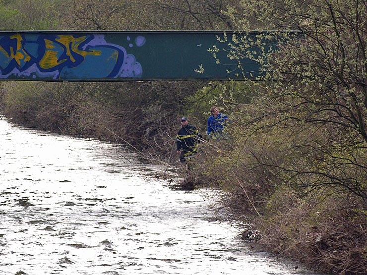 Feuerwehr und Polizei suchen nach Vermisster