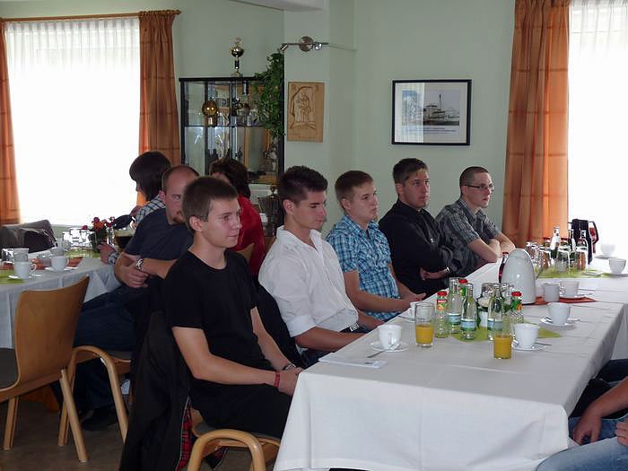 Zeugnisse &uuml;bergeben