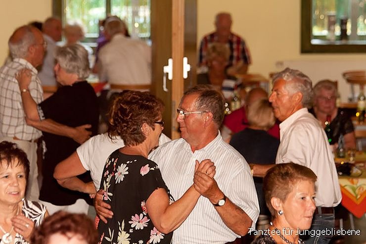 Tanztee im Klubhaus