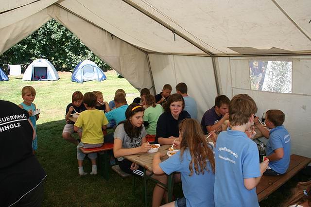 Kinder au&szlig;er Rand und B(r)and