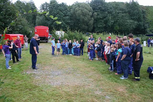 Kinder au&szlig;er Rand und B(r)and