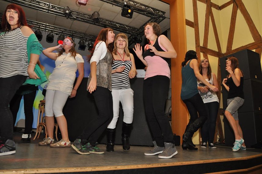 Junge Party im Klubhaus