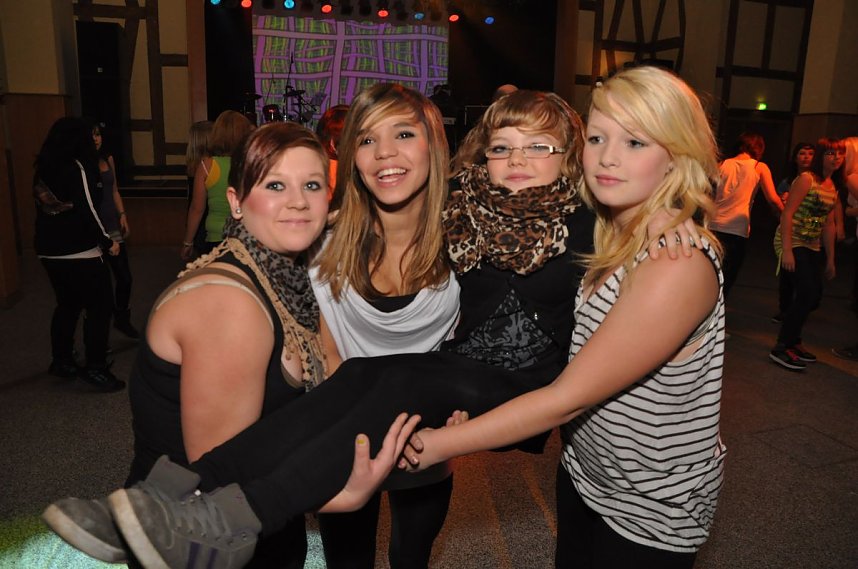 Junge Party im Klubhaus