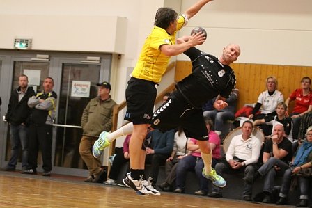 Niederlage in eigener Halle