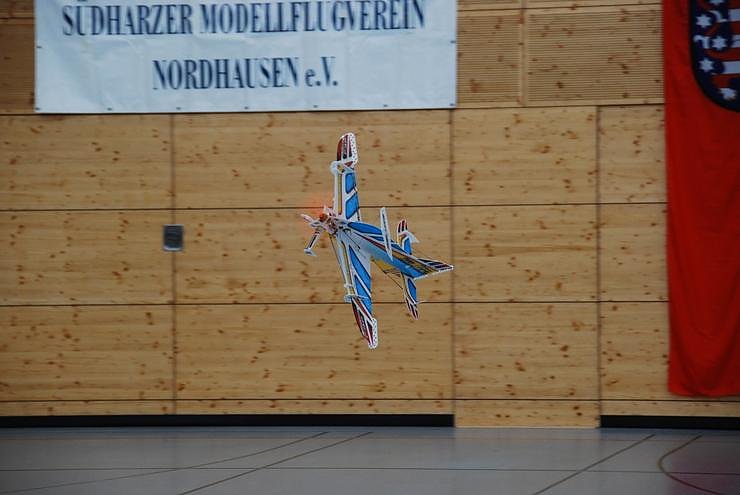 Flugschau in der Halle