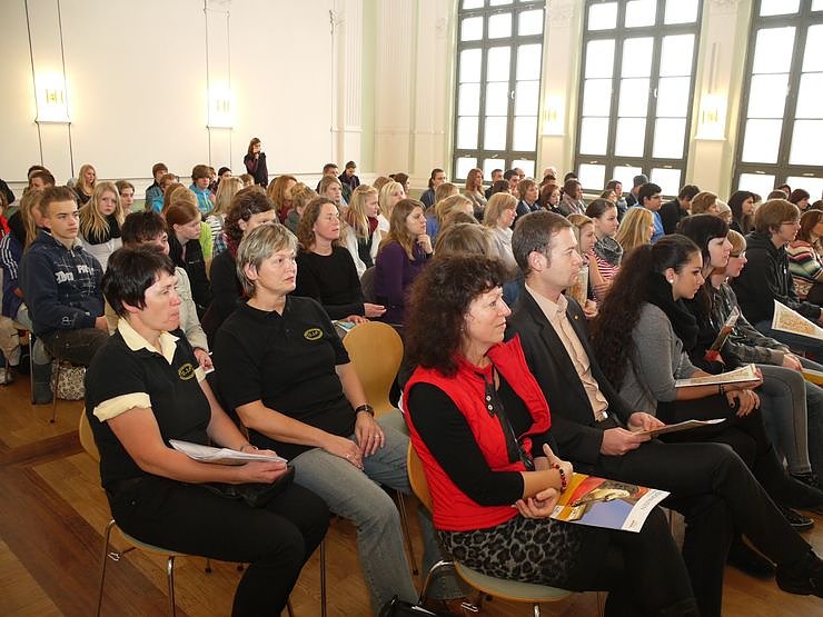Er&ouml;ffnung im Gymnasium