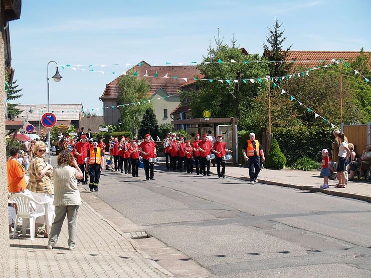 850 Jahre Bielen in einem Zug