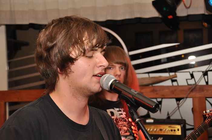 Hardcore im Alten Konsum Leimbach