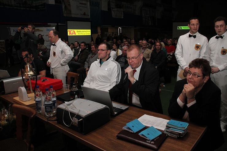 Revanche erk&auml;mpft