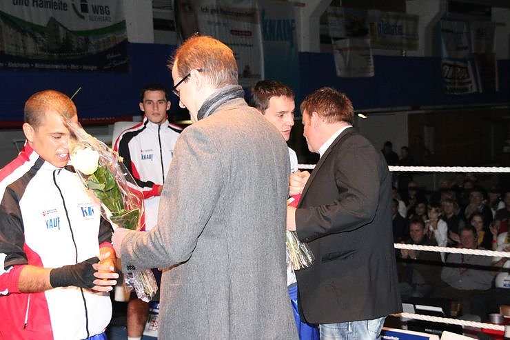 Revanche erk&auml;mpft