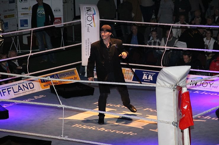 Revanche erk&auml;mpft