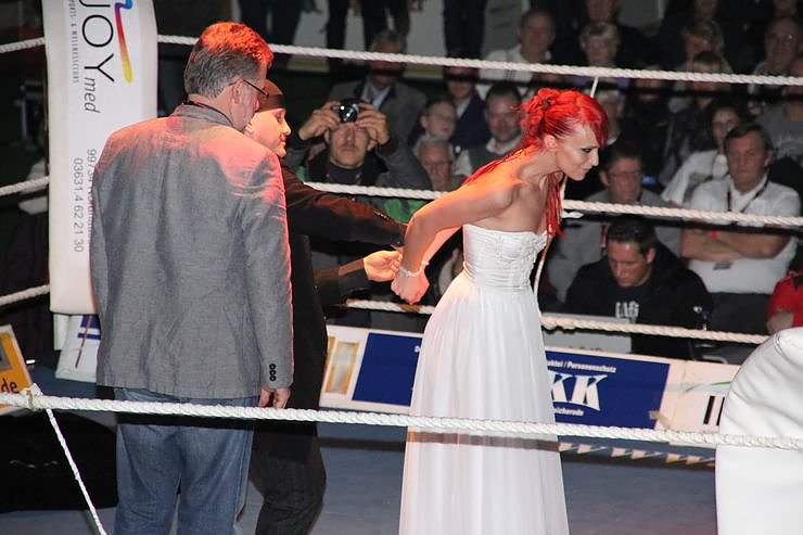 Revanche erk&auml;mpft