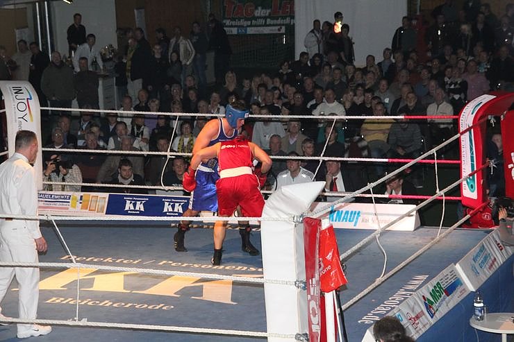 Revanche erk&auml;mpft