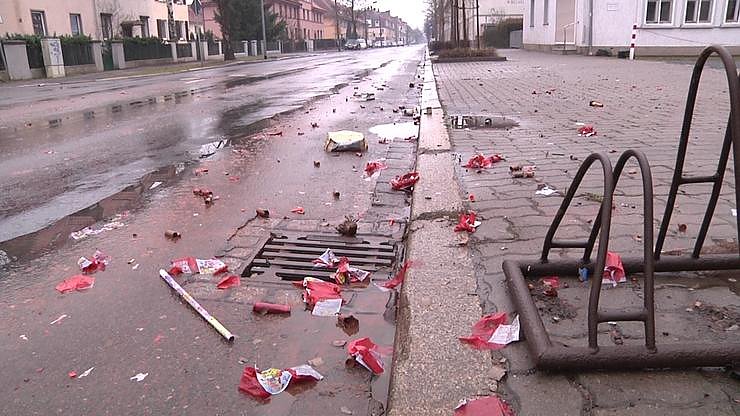 B&ouml;llerabfall auf den Stra&szlig;en