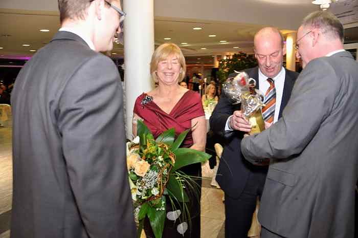&Auml;rzte- und Apothekerball im Autohaus Peter