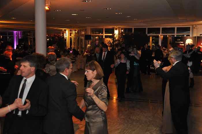 &Auml;rzte- und Apothekerball im Autohaus Peter