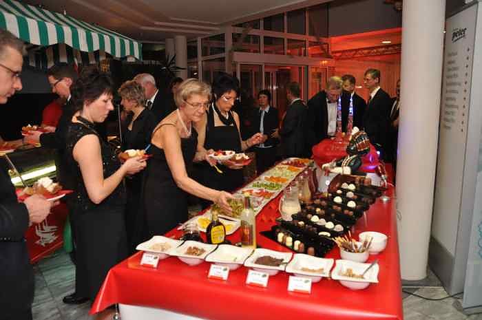 &Auml;rzte- und Apothekerball im Autohaus Peter