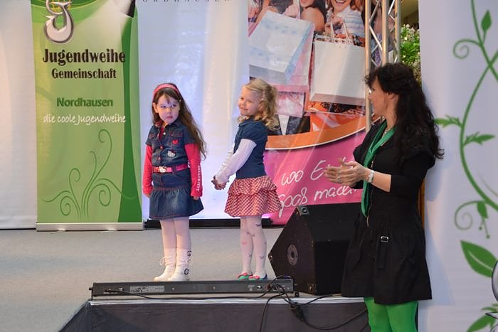 Mode, Mehr und Jugendweihe