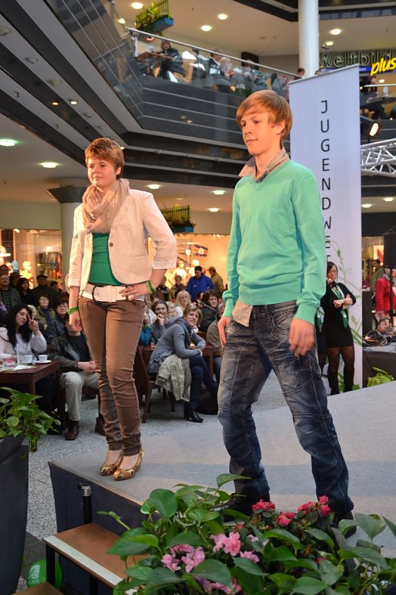 Mode, Mehr und Jugendweihe