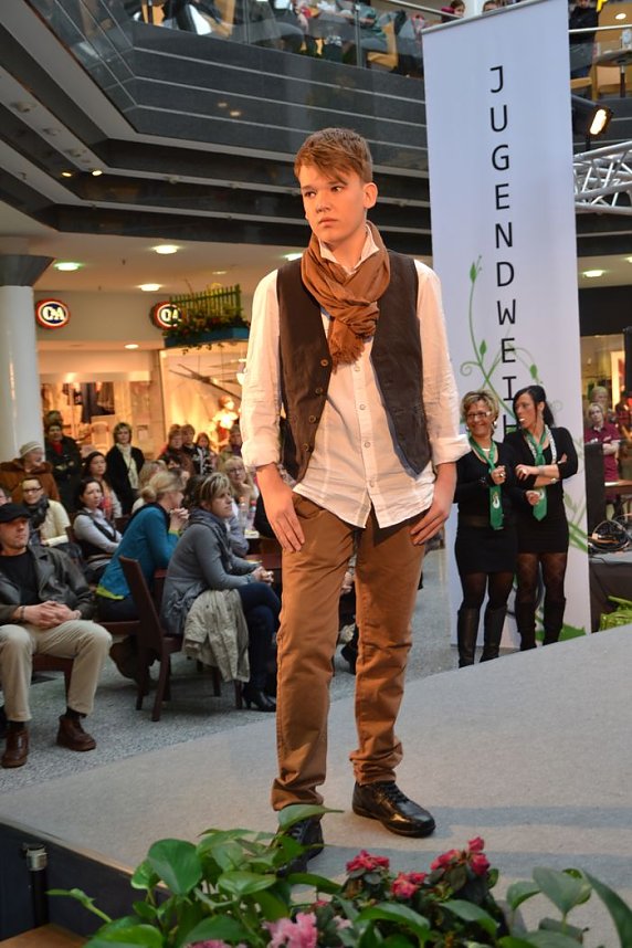 Mode, Mehr und Jugendweihe