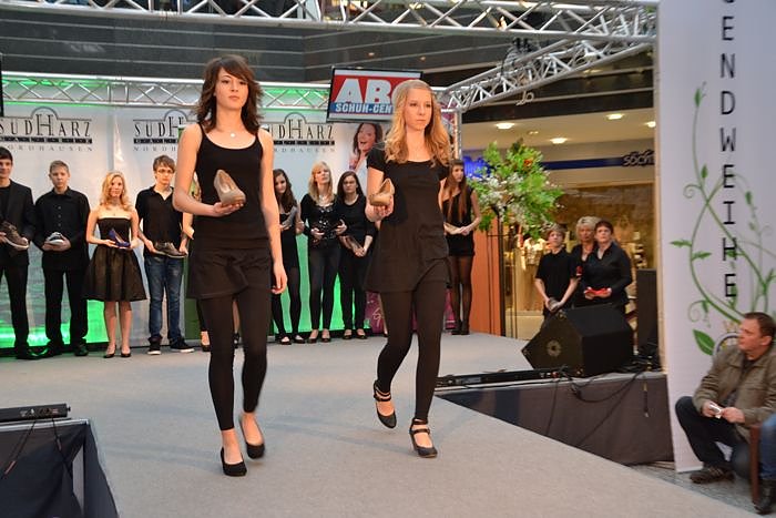 Mode, Mehr und Jugendweihe