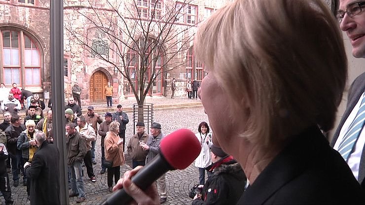 Empfang vor dem Nordh&auml;user Rathaus
