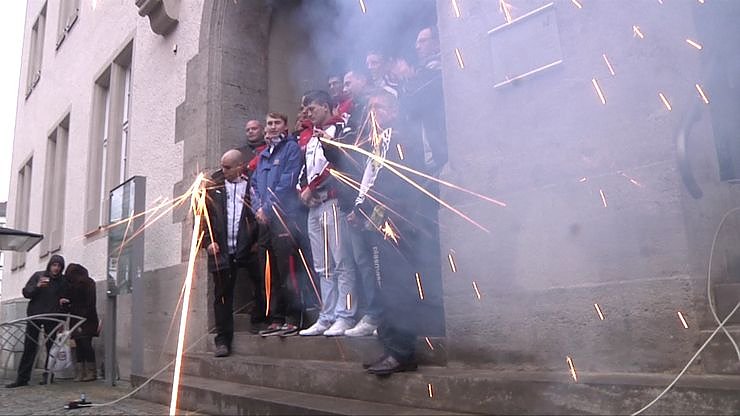 Empfang vor dem Nordh&auml;user Rathaus