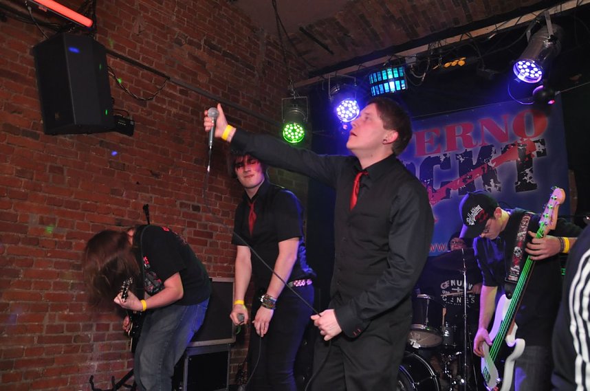 InfernoRockt in der Destille