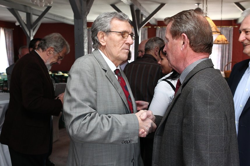 Klaus Becker zum 75.: Mitglieder des IFA-Vereins