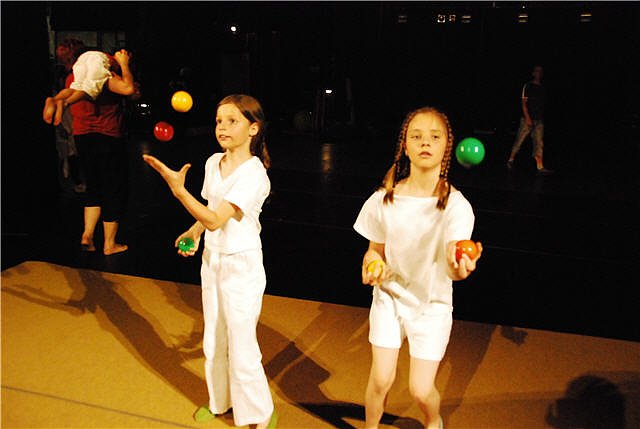 Zappelinins im Theater