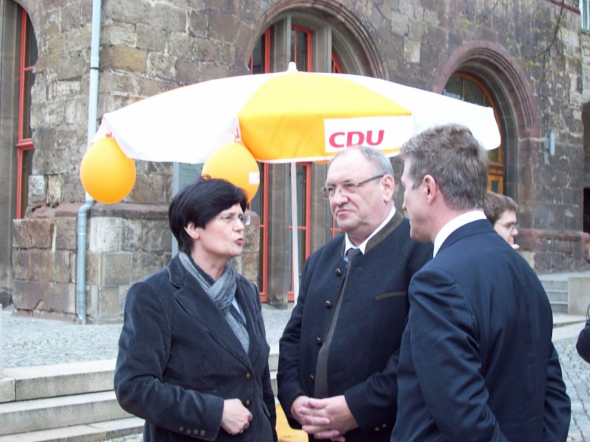 Wahlkampf auf den Rathausplatz