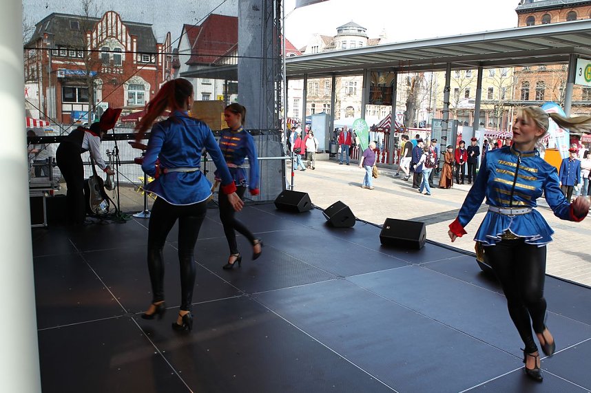 Vor und hinter der B&uuml;hne