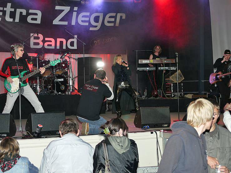 Petra Zieger und Band mit neuen und alten Songs