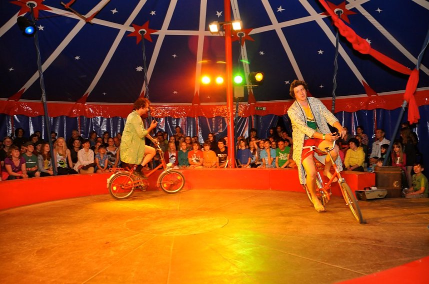 Quirliger Variet&eacute;abend zum Zirkusfestival