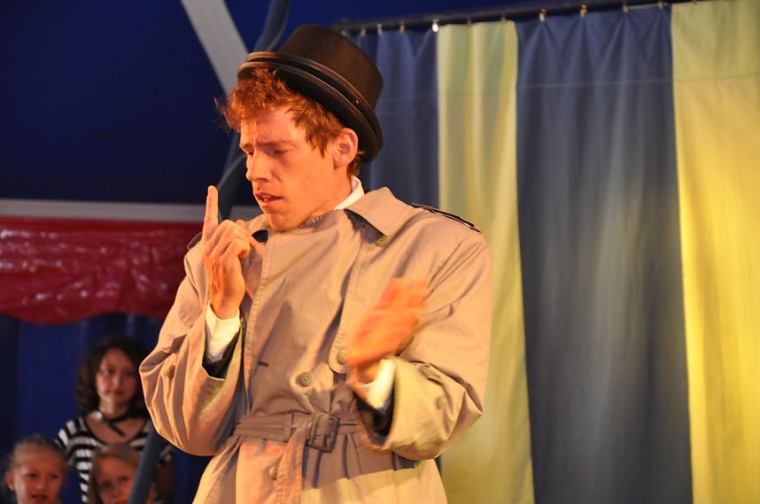 Gregor Wollnys wilder Wohnzimmerzirkus